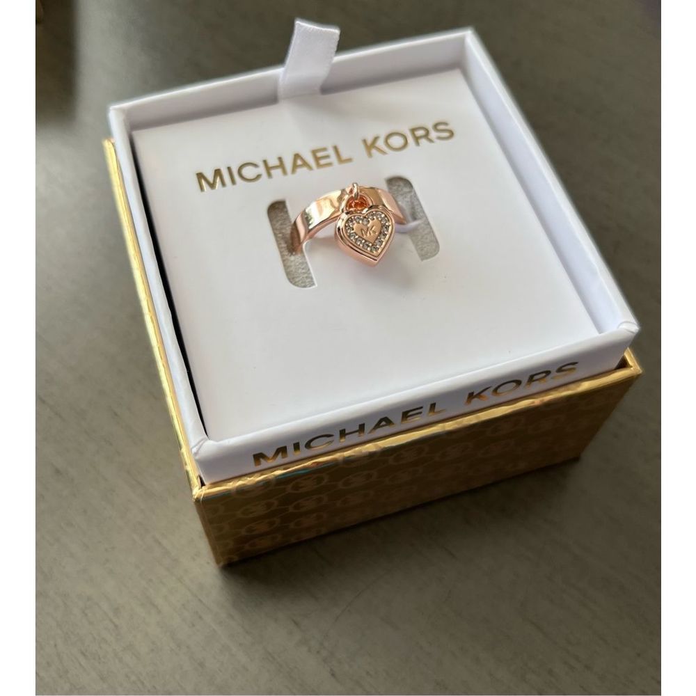Michael Kors Ring Size 5 New in Box - Picture 2 of 5